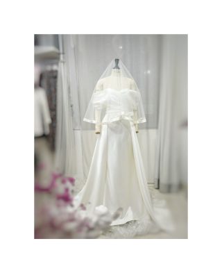 Krásná nevěsta Míša&ženich Tomáš Tyto šaty pro Míšu byly ztělesněním nadčasové elegance a minimalismu. Použili jsme...