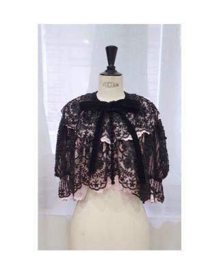 •𝒻𝓁𝒶𝓈𝒽𝒷𝒶𝒸k•✂️ Krajková halenka s korálkovou výšivkou podle autorského návrhu designu😍 @vandajanda @vandajandaofficial 🎀...