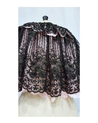 •𝒻𝓁𝒶𝓈𝒽𝒷𝒶𝒸k•✂️ Krajková halenka s korálkovou výšivkou podle autorského návrhu designu😍: @vandajanda @vandajandaofficial 🎀...